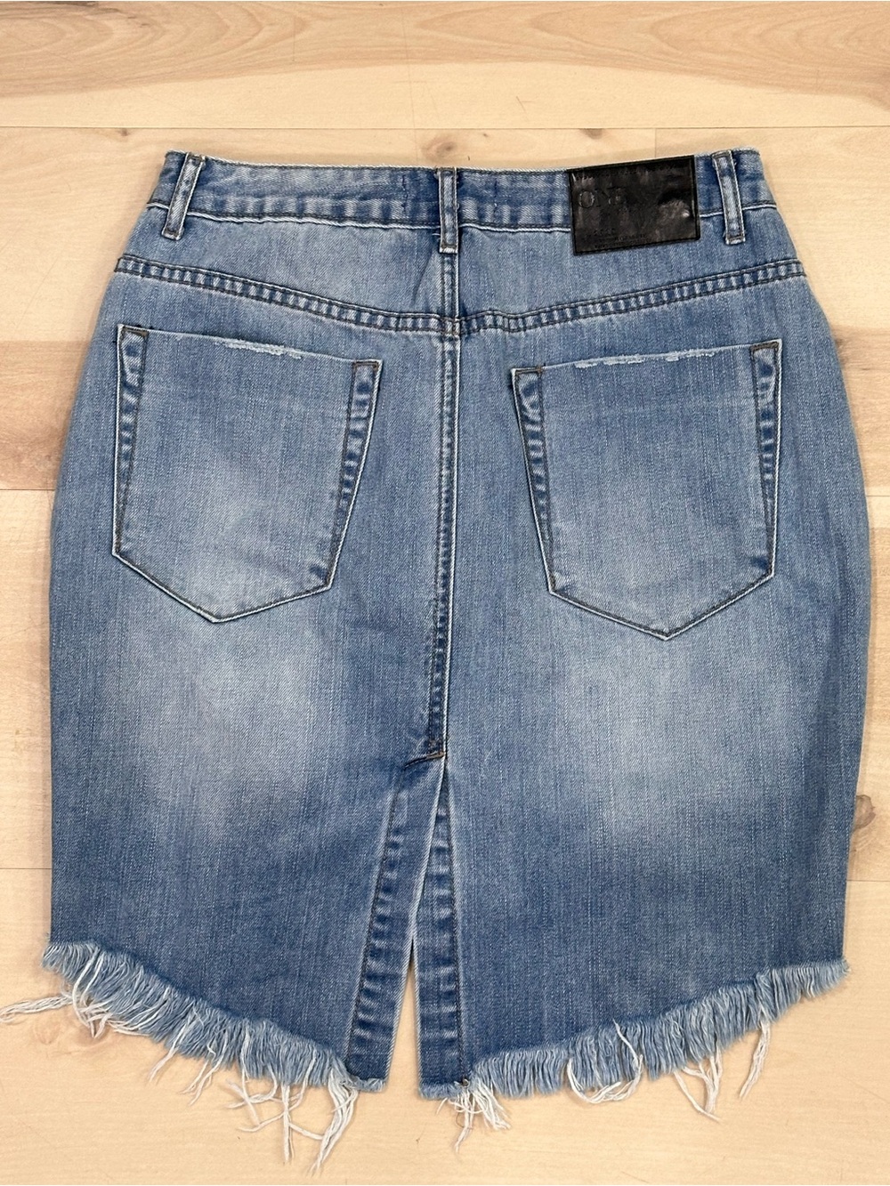 One Teaspoon 2020 MIGH WAIST/ LONG RISE SUPER FITTED MID LEIGTH Sz 29 frayed - Picture 8 of 15
